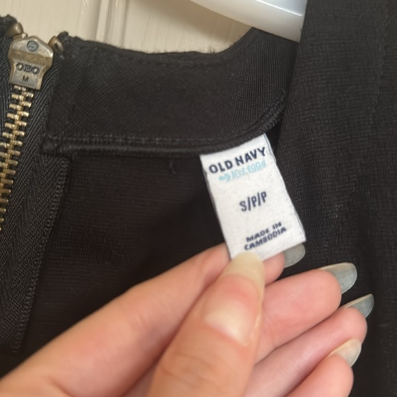 Old Navy Black Dress - Picture 2 of 4